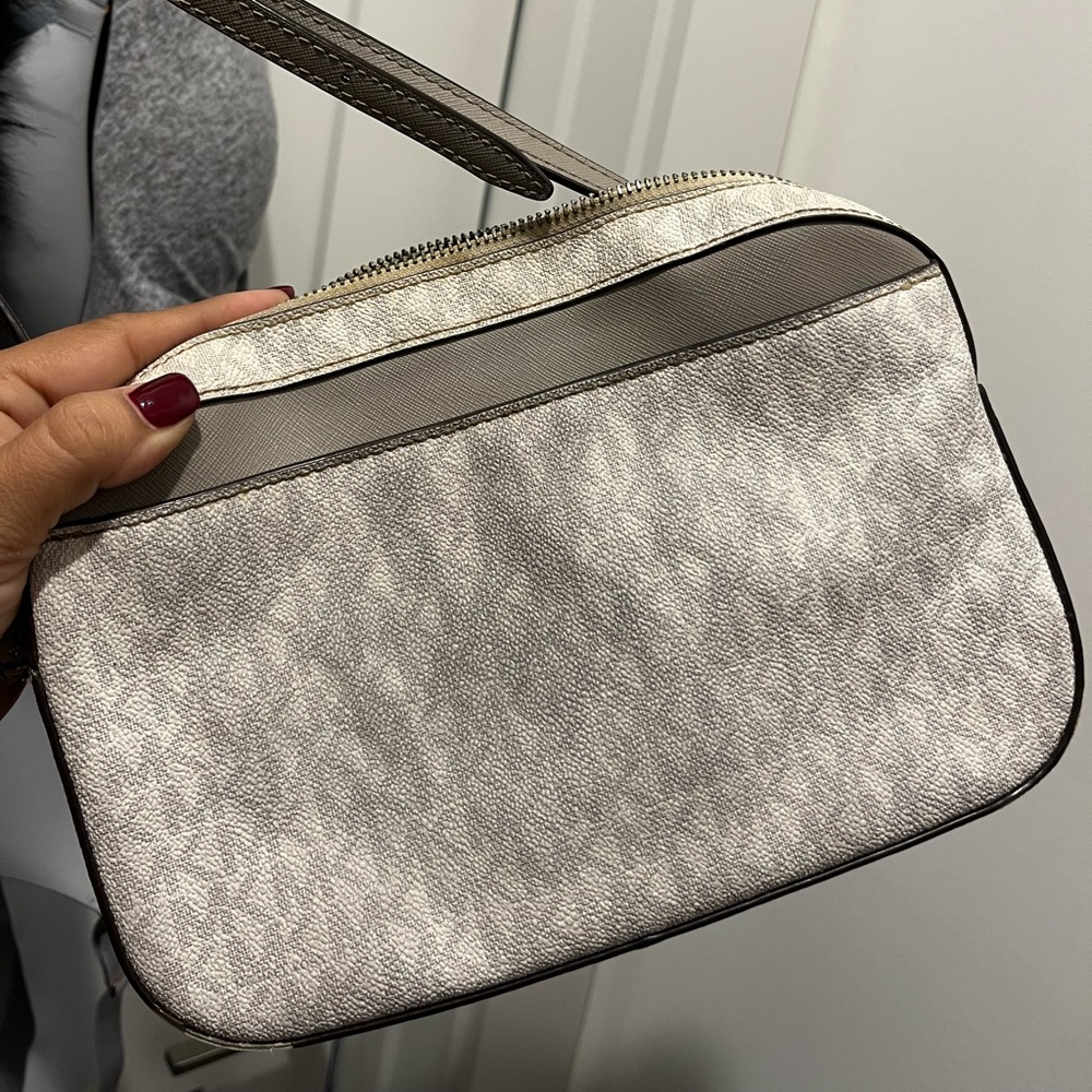 Michael Kors Gray Silver Crossbody Bag with Chain Detail - Picture 8 of 8